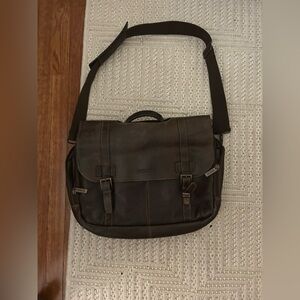 Kenneth Cole Men’s Classic Brown Leather Crossbody Cross Body Messenger Bag